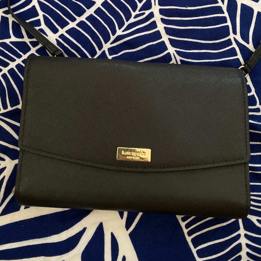 Crossbody wallet